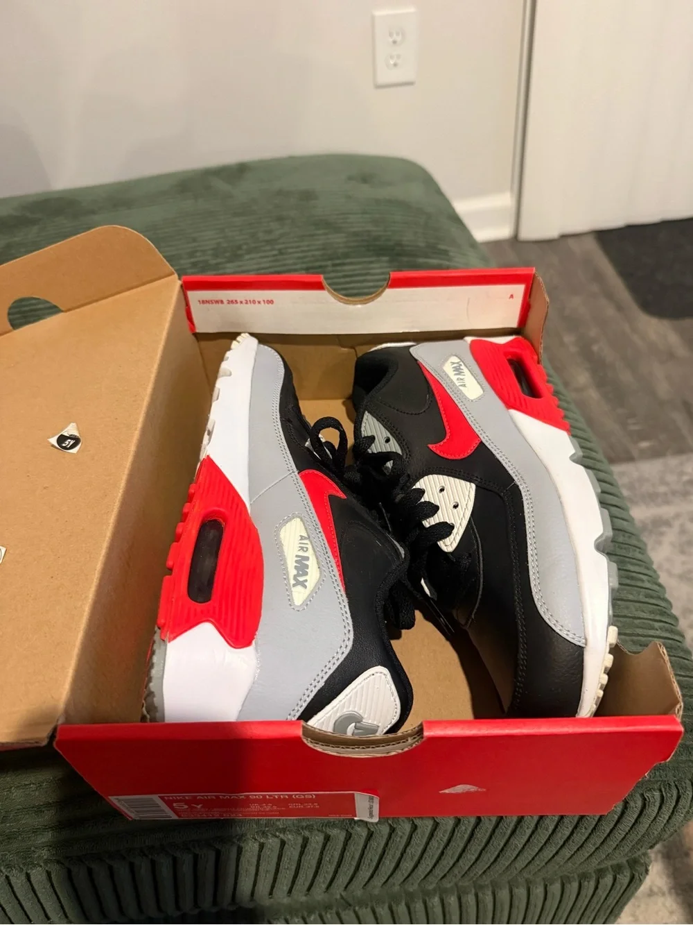 Nike Air Max 90 LTR (GS) 5Y (Big Kid) - Picture 5 of 5